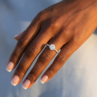 Round Brilliant Classic Pavé Engagement Ring 1.0 ct