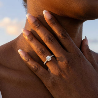 Round Cut Refined Pavé Engagement Ring 1.0 ct