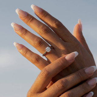 Round Cut Classic Cathedral Solitaire Engagement Ring 1.0 ct