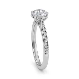 Round Brilliant Tapered Sidestone Engagement Ring 0.9 ct